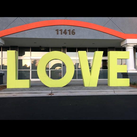 Meet your Posh Ambassador - Picture 3 of 8